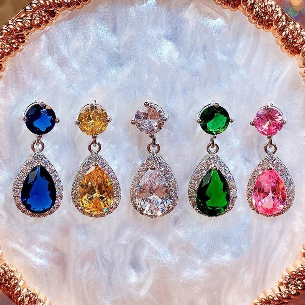 ♦️SALE♦️🌟2/$25🌟Bright Pink Crystal Zirconia Drop Earrings